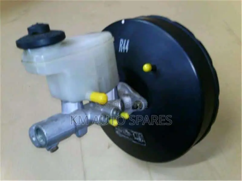 Toyota Noah Brake Booster/Master Cylinder, Old Model.
