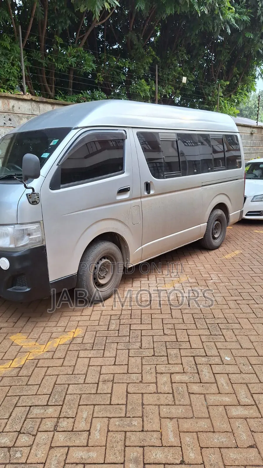 Toyota HiAce 2012 Silver