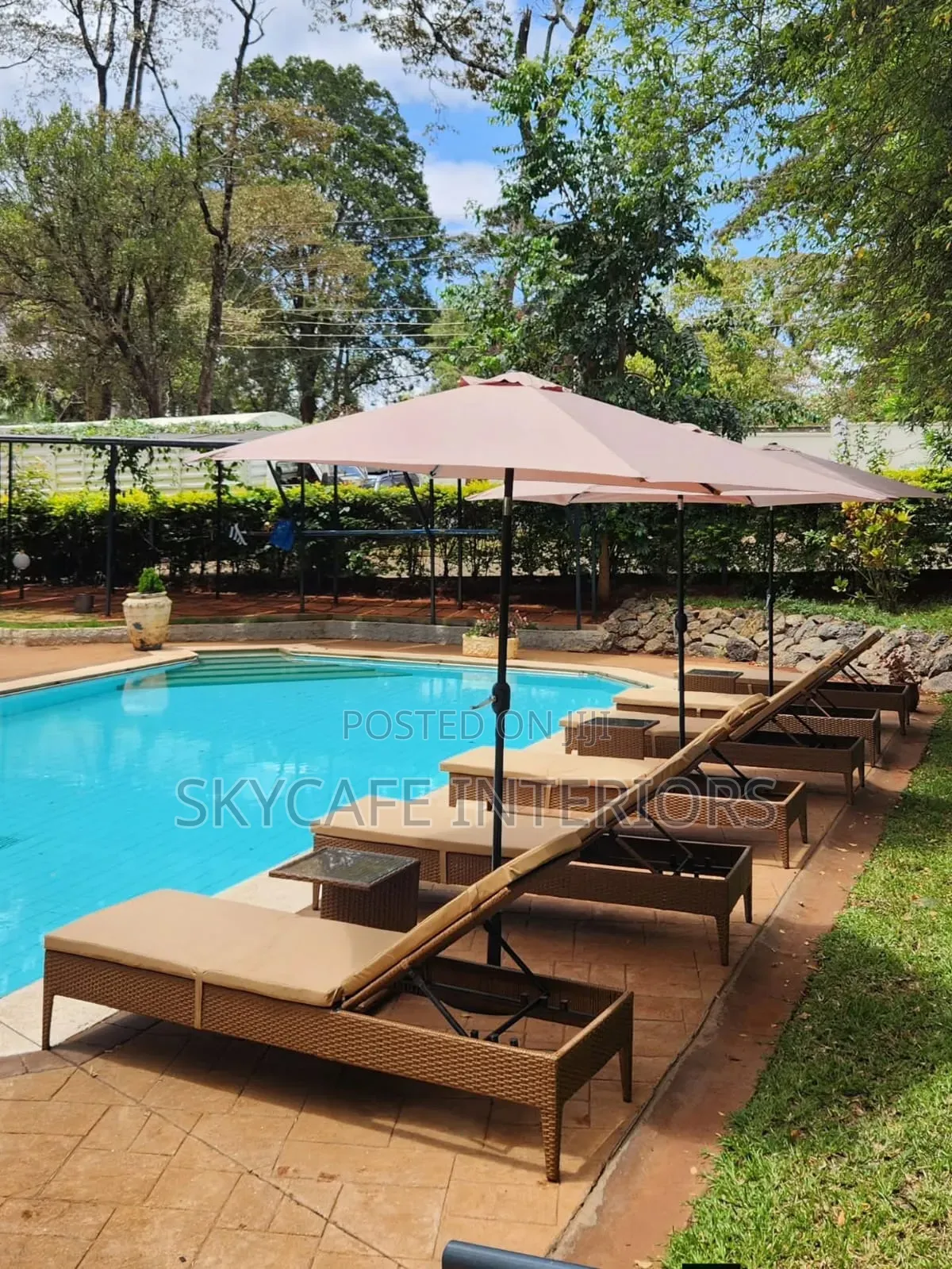 Rattan Sun Loungers+outdoor Umbrella