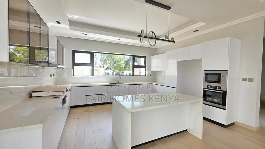 5bdrm Townhouse / Terrace in Lavington Green, Muthangari for rent