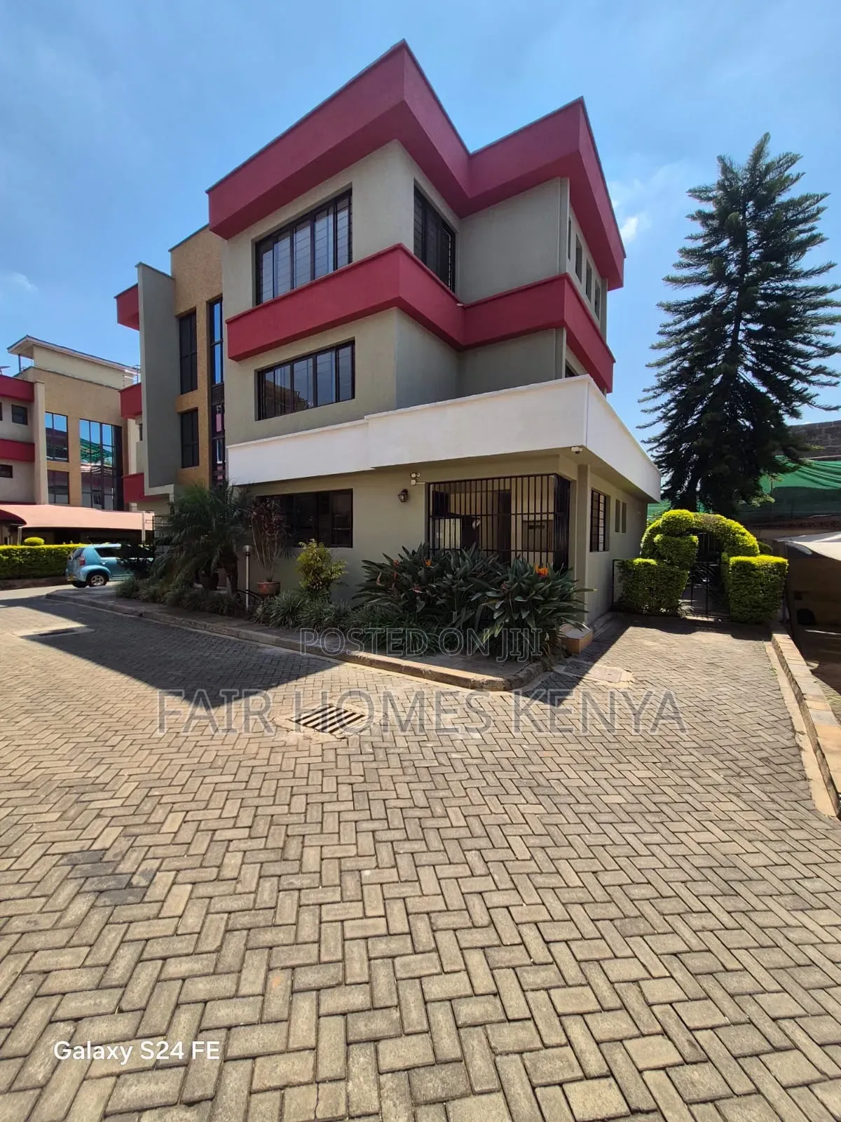 5bdrm Townhouse / Terrace in Convent Drive, Maziwa for rent