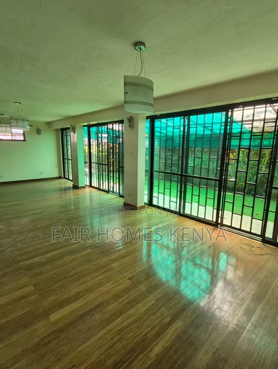 5bdrm Townhouse / Terrace in Convent Drive, Maziwa for rent