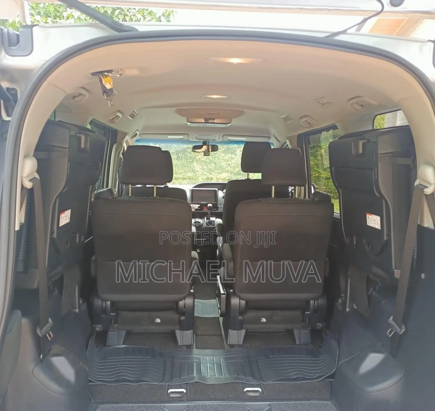 Toyota Noah 2.0 FWD (8 Seater) 2015 Gray