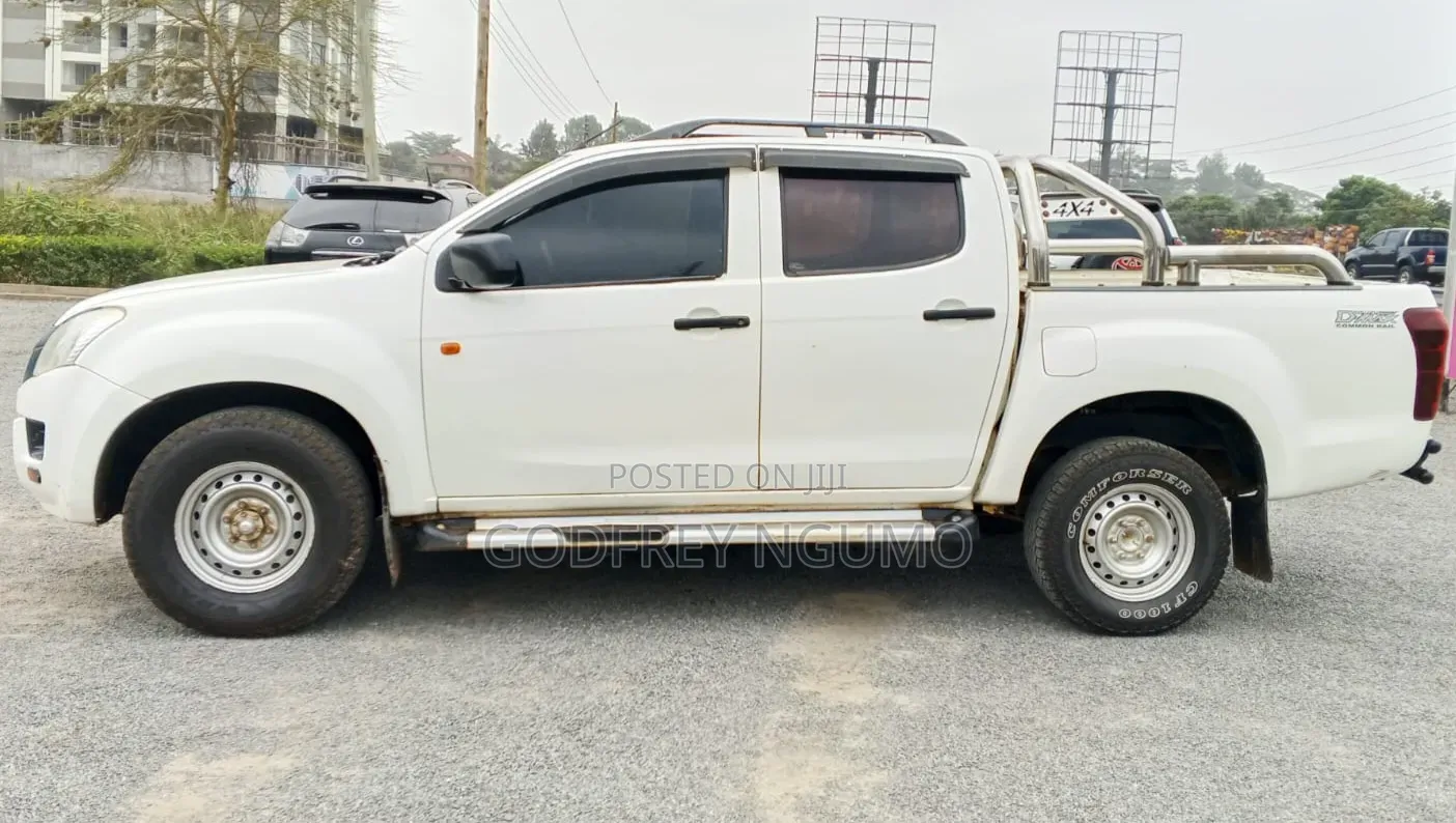 Isuzu D-MAX 2013 White