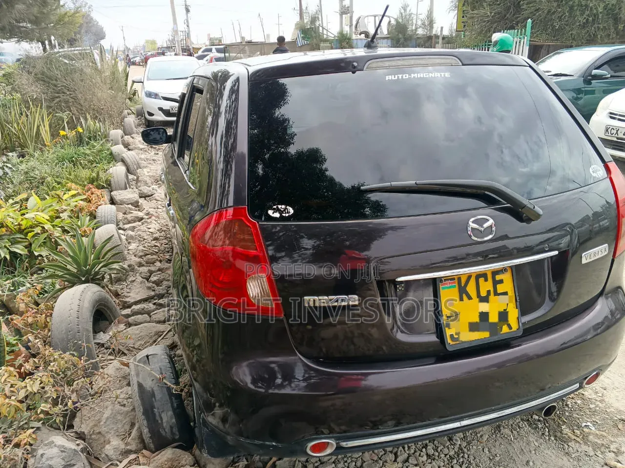 Mazda Verisa 2011
