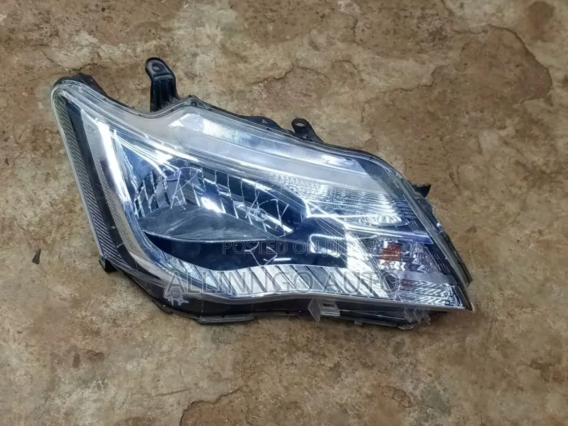 Honda Vezel Headlight
