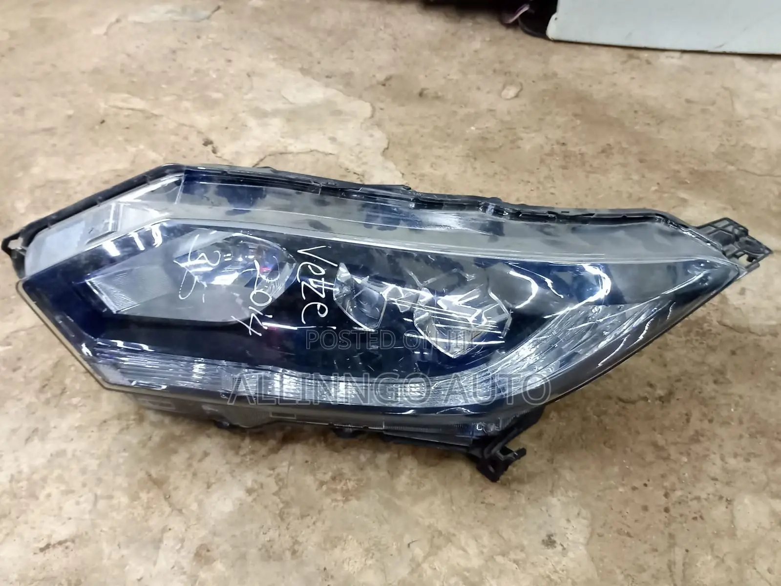 Honda Vezel Headlight