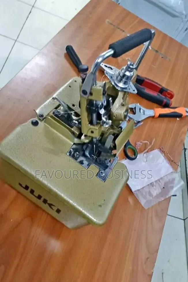 Top Quality Overlock Juki /Ideal Complete Table Along Overlock Machine