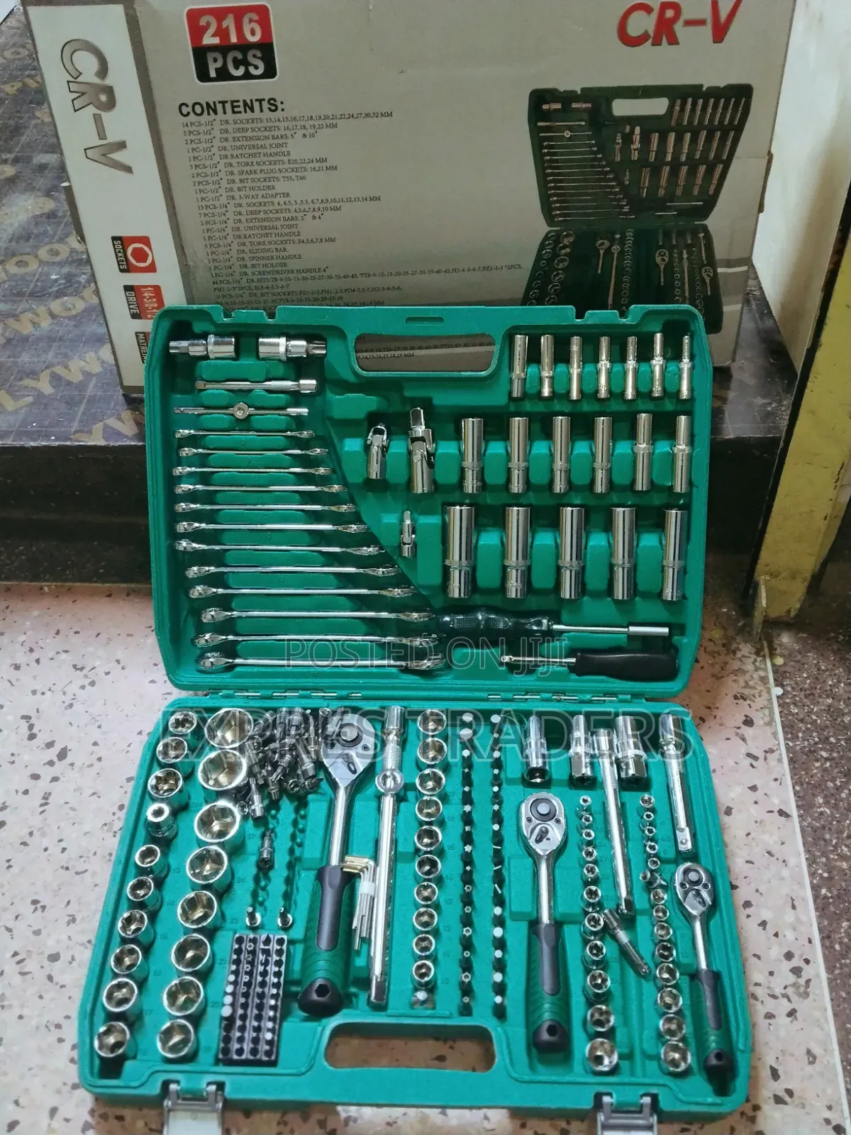 CR-V 216-Piece Tool Set Pro-Grade Socket Wrench Combo