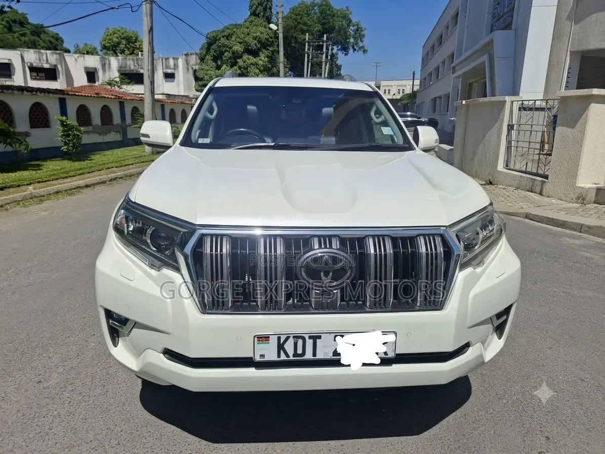 Toyota Land Cruiser Prado 2.8 2021 White