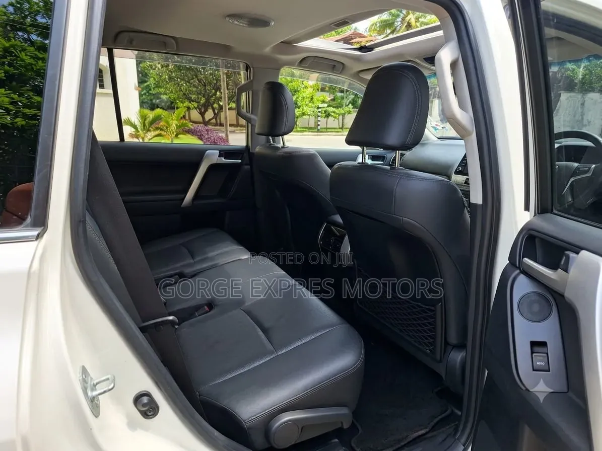 Toyota Land Cruiser Prado 2.8 2021 White