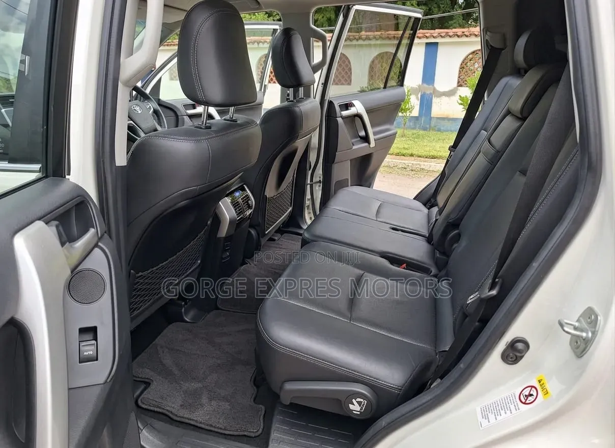 Toyota Land Cruiser Prado 2.8 2021 White