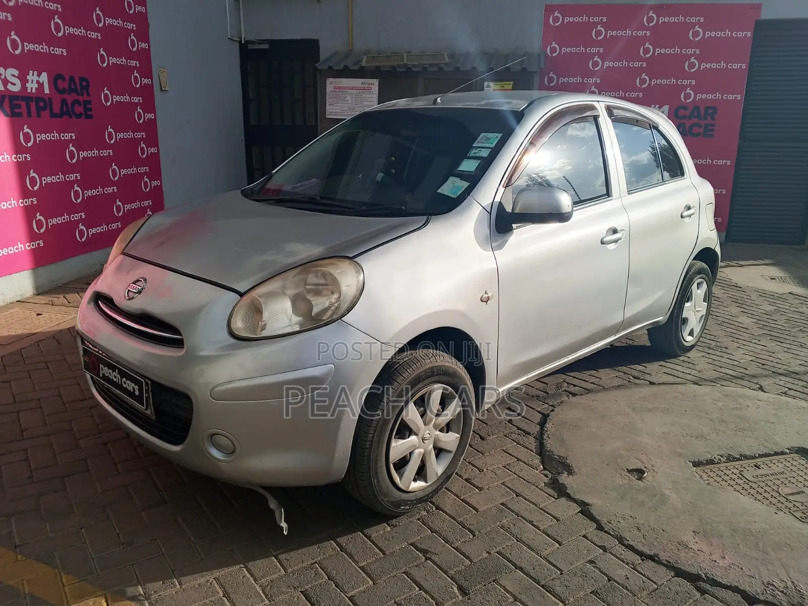 Nissan March 2011 Silver