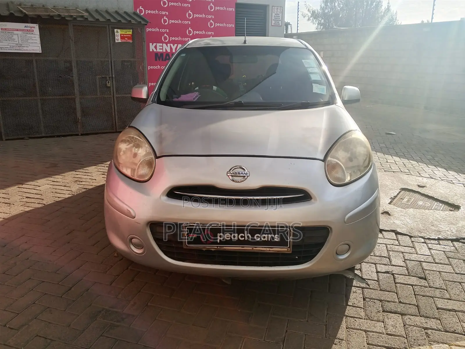 Nissan March 2011 Silver