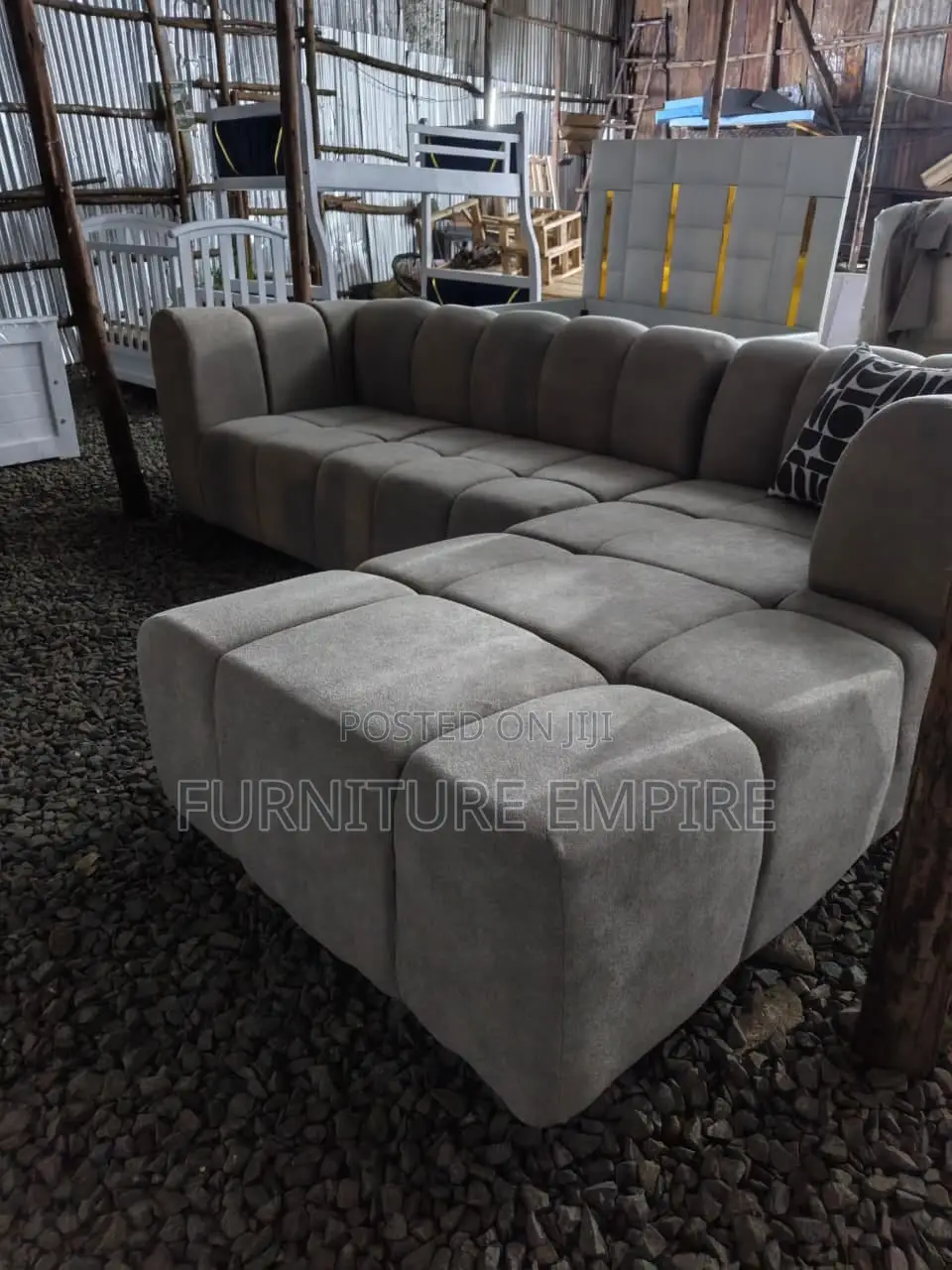 6-Seater L-Seat Sofa – Stylish Grey Bubble Design