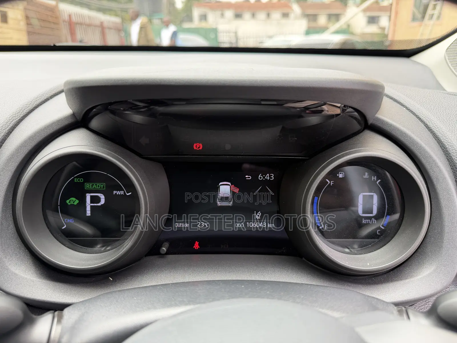 Toyota Yaris Cross 1.5 Hybrid AWD 2021 Burgundy