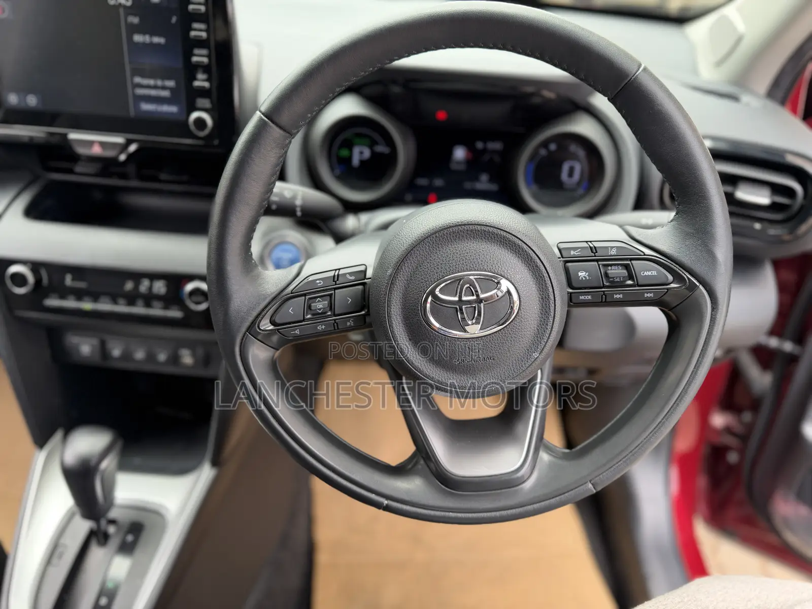 Toyota Yaris Cross 1.5 Hybrid AWD 2021 Burgundy