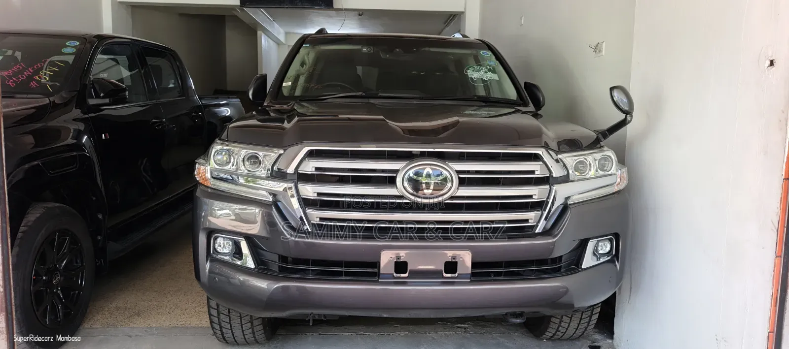 Toyota Land Cruiser 4.6 V8 ZX 2019 Gray