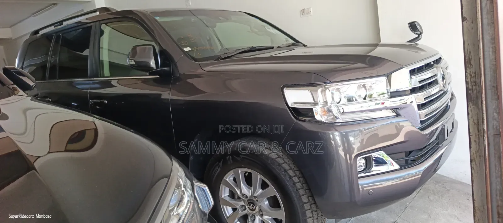 Toyota Land Cruiser 4.6 V8 ZX 2019 Gray