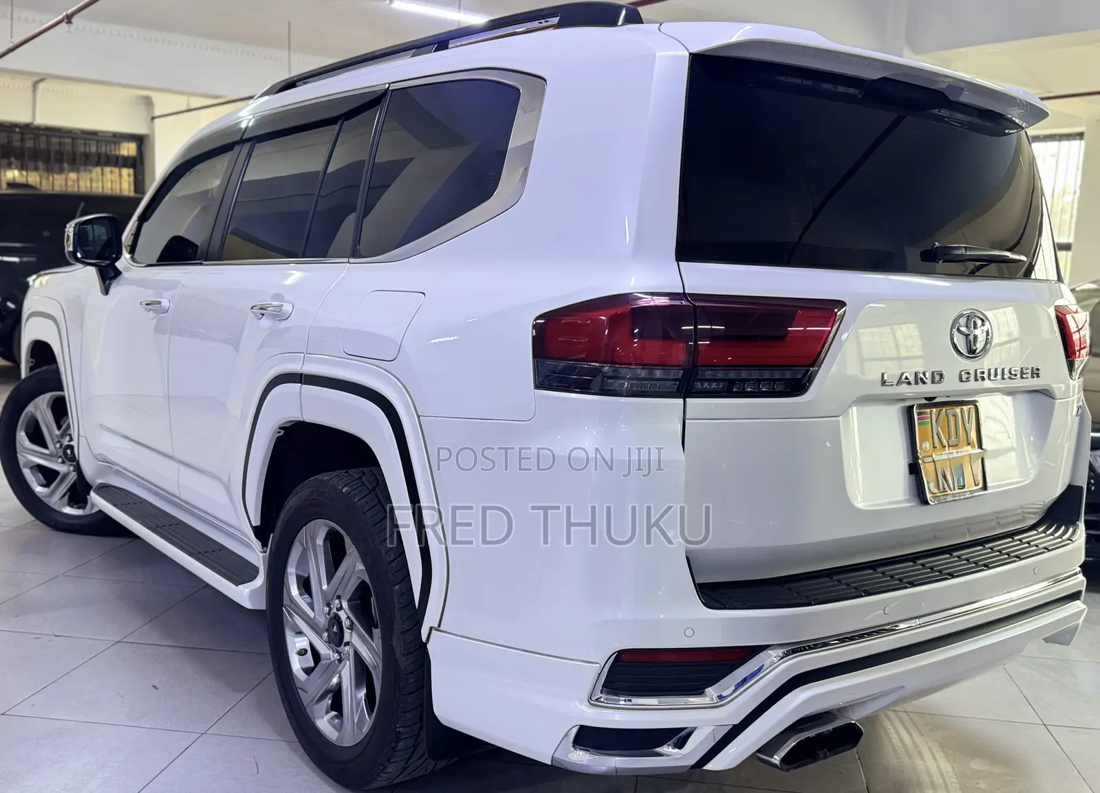 Toyota Land Cruiser LC300 2023 White