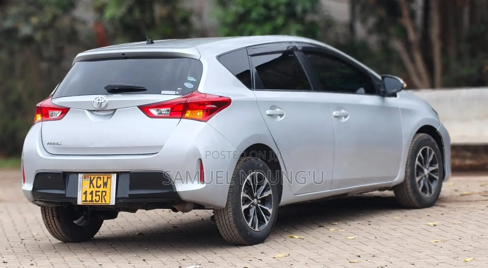 Toyota Auris 2013 Silver