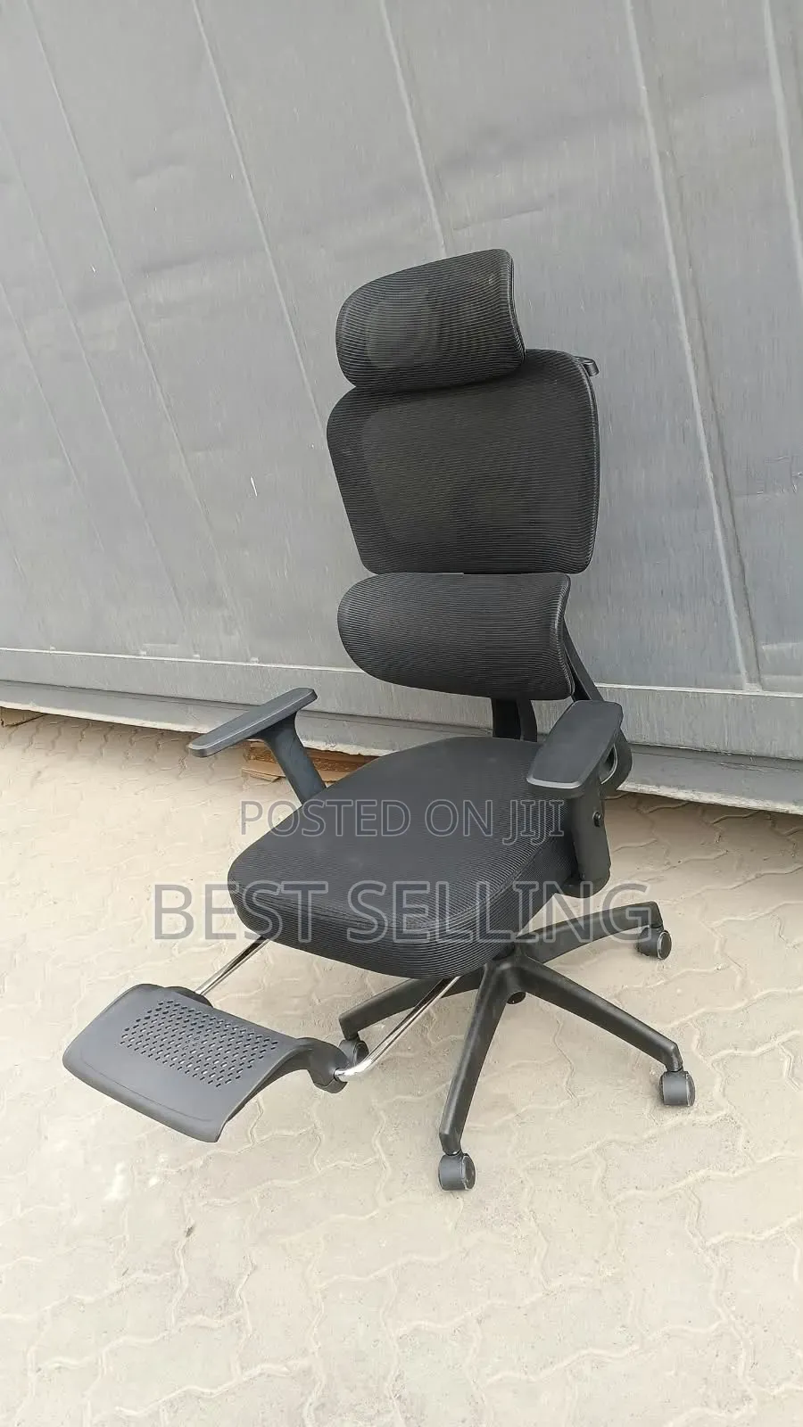 Back Modern Orthopedic Office Chair With Footrest and Lumbar Support
