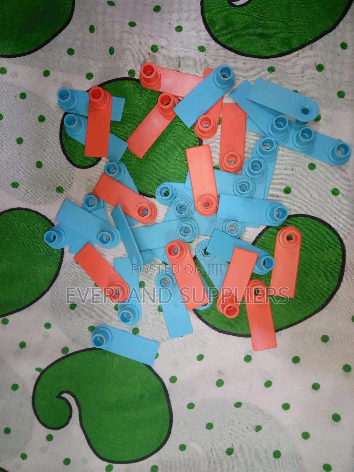 Ear Tags - Consistent Appearance a Pack