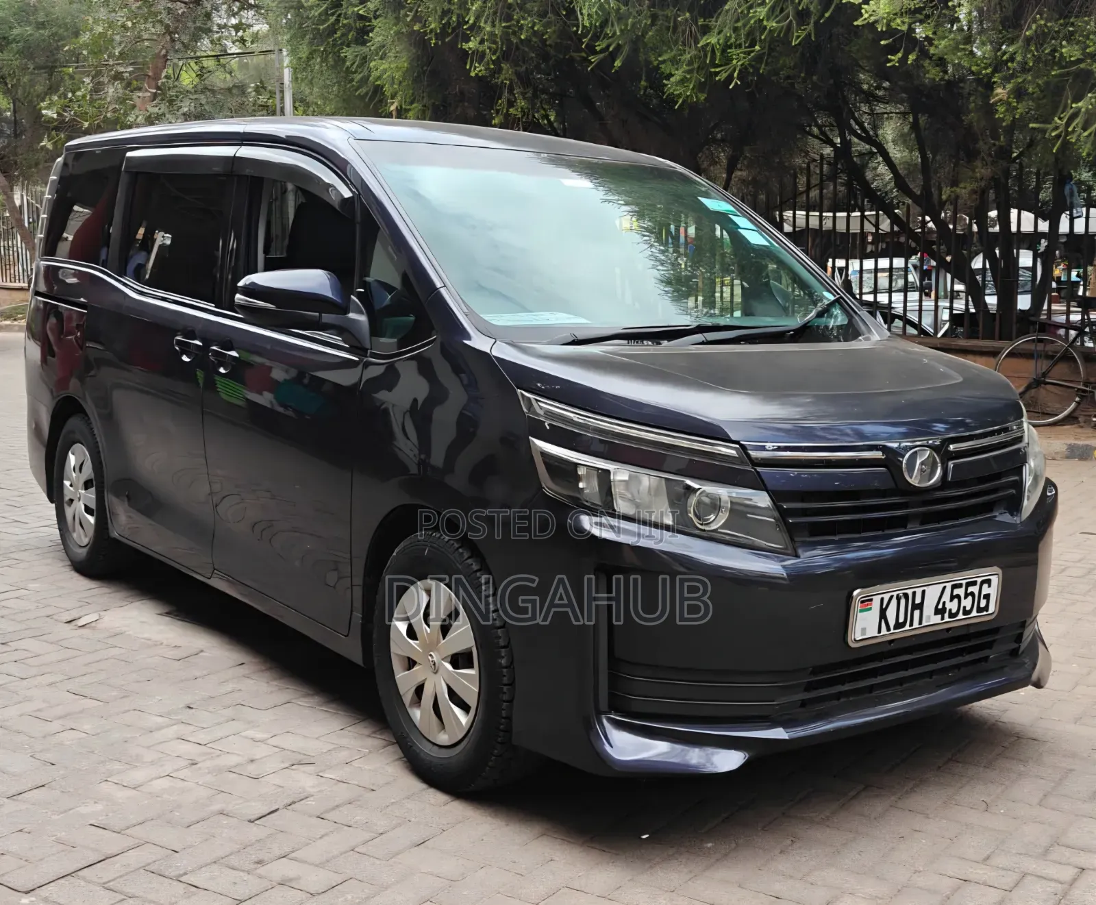 Toyota Voxy 2015 Blue