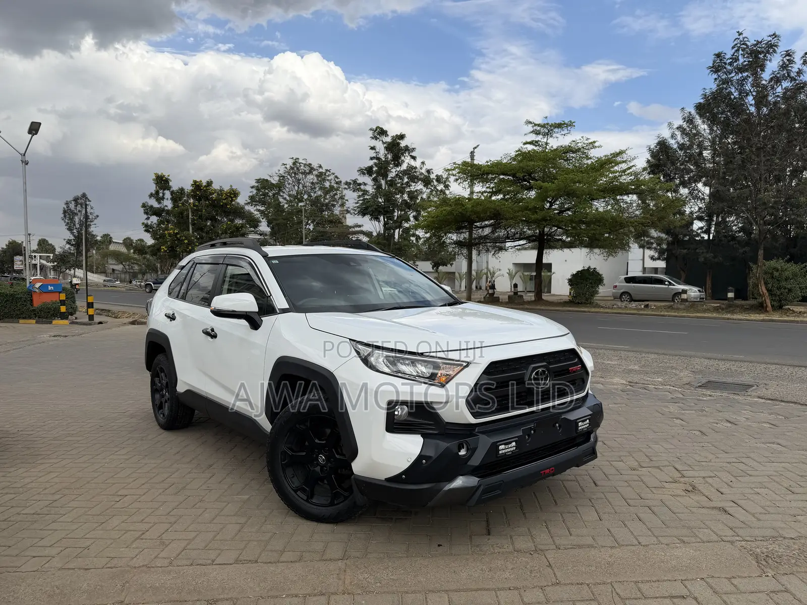 Toyota RAV4 Adventure 2021 White