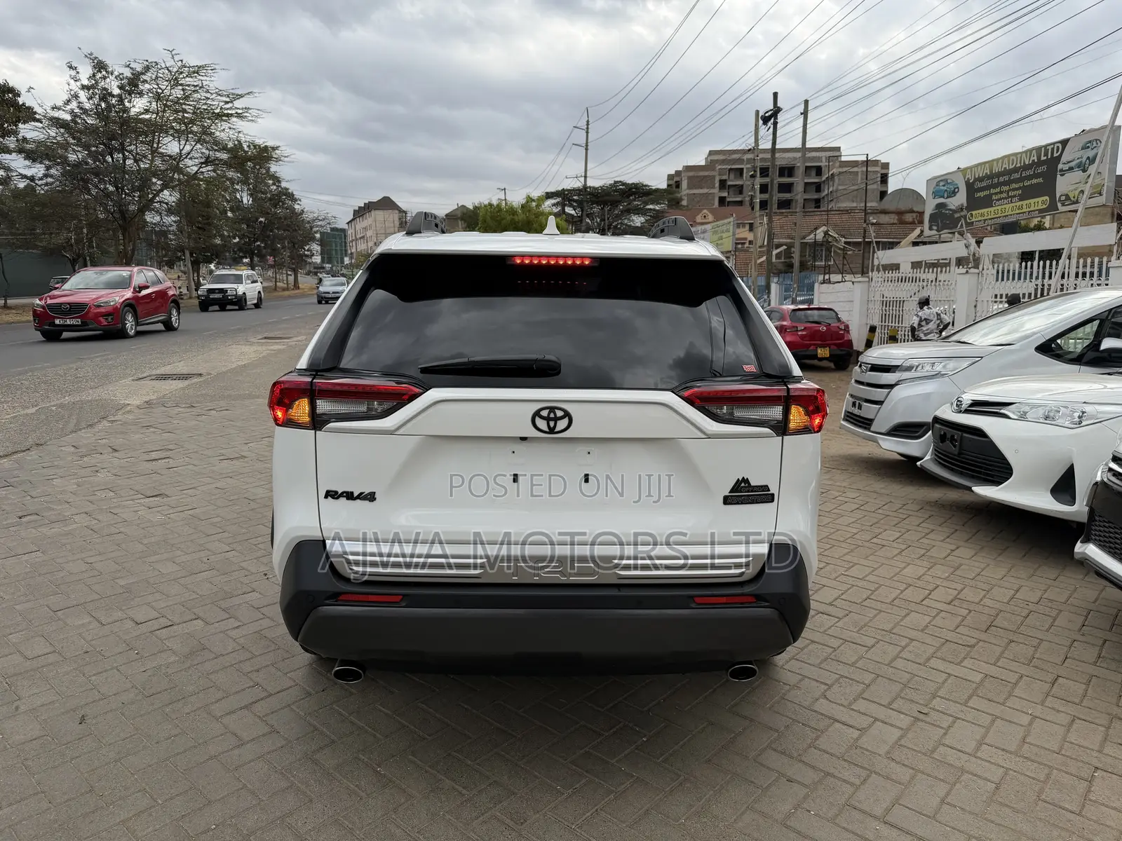Toyota RAV4 Adventure 2021 White