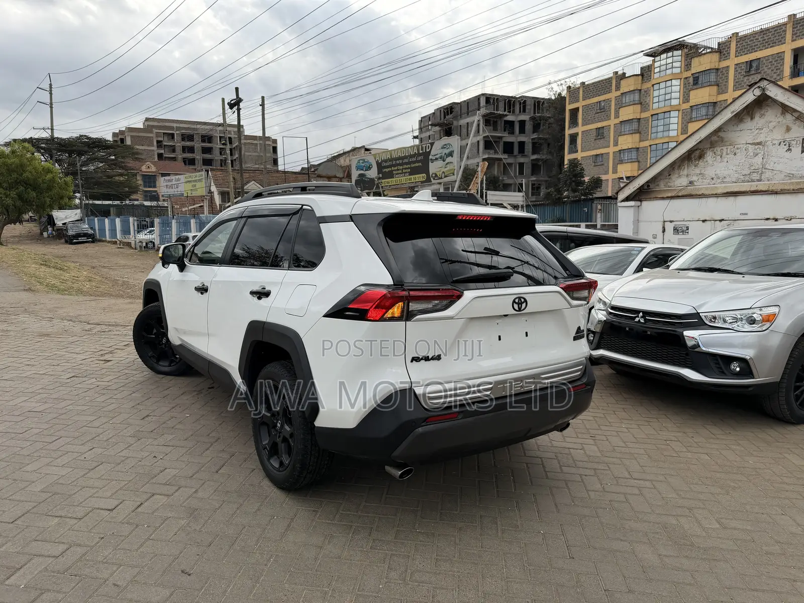 Toyota RAV4 Adventure 2021 White