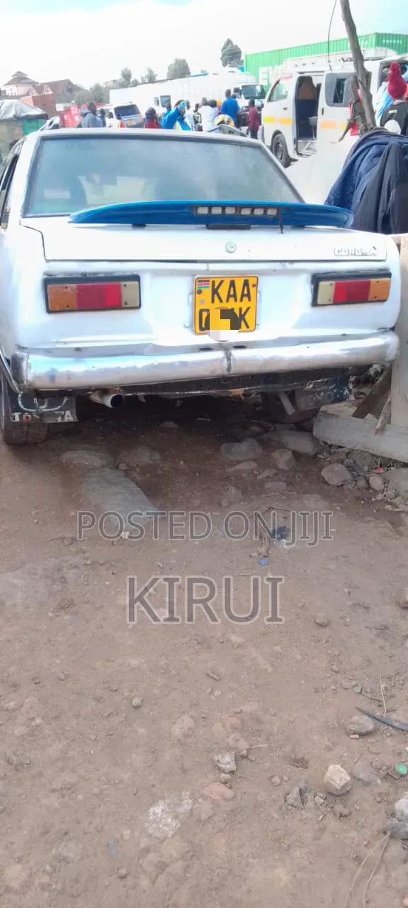 Toyota Corolla 1999 White