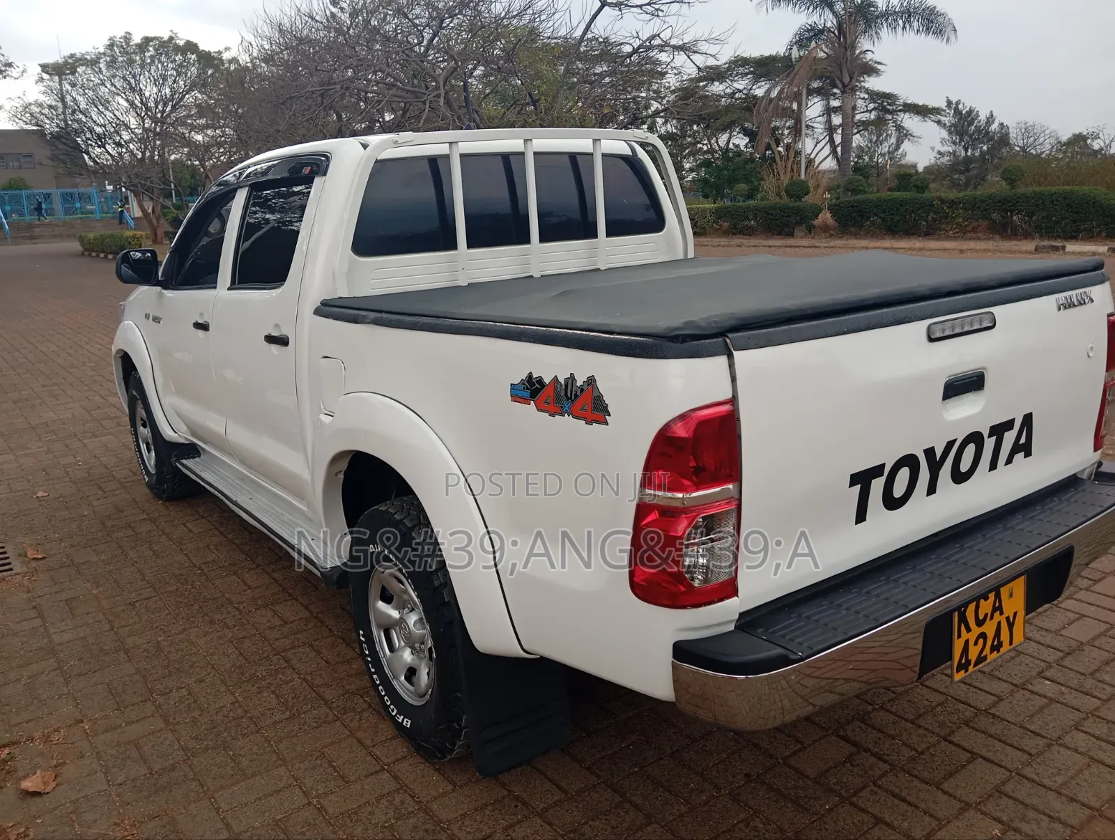 Toyota Hilux 2015 White