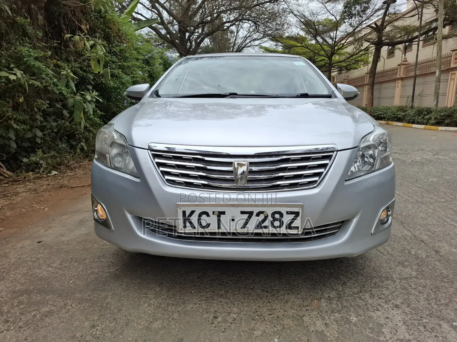 Toyota Premio 1.8 FWD 2013 Silver