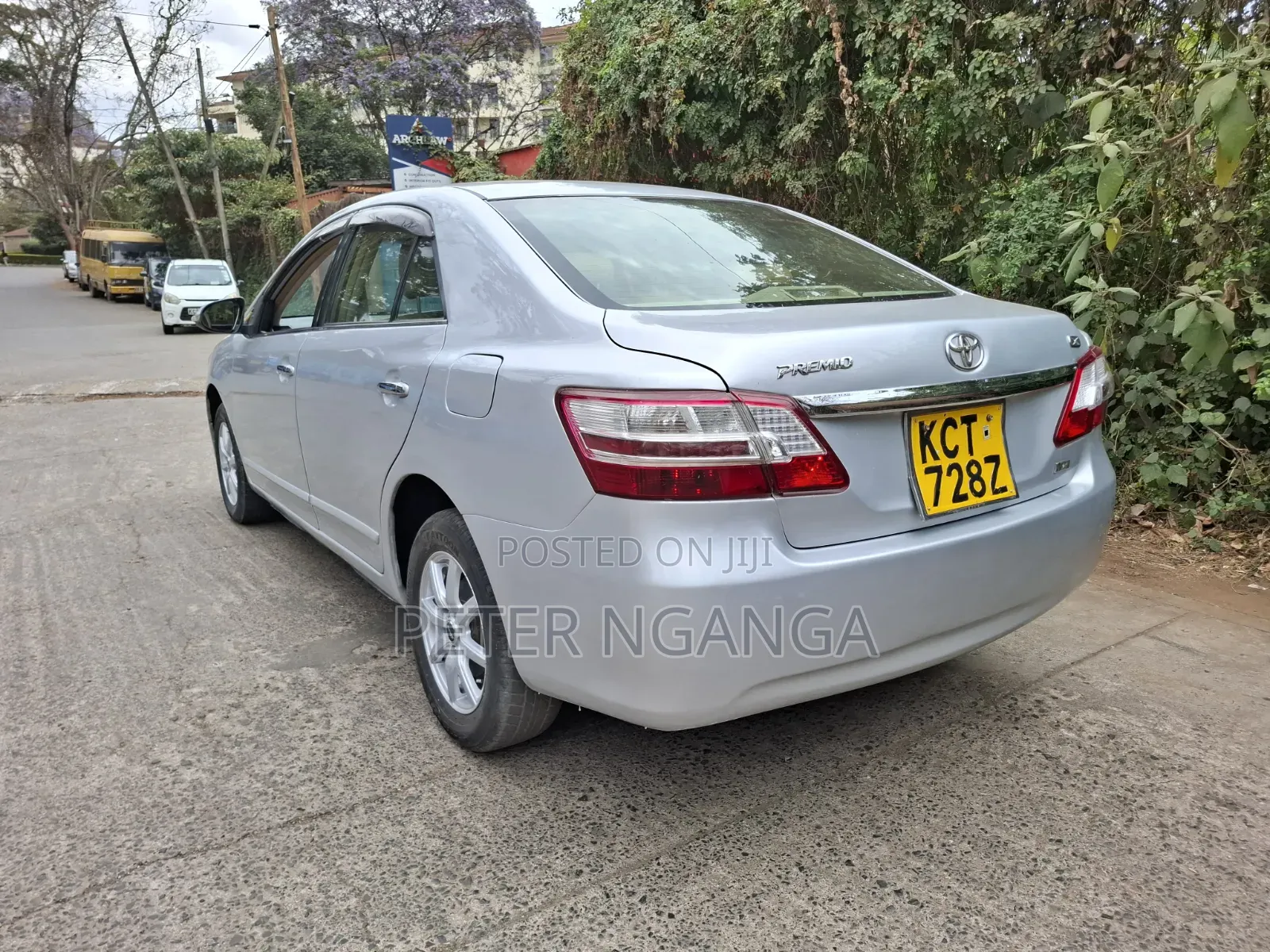 Toyota Premio 1.8 FWD 2013 Silver