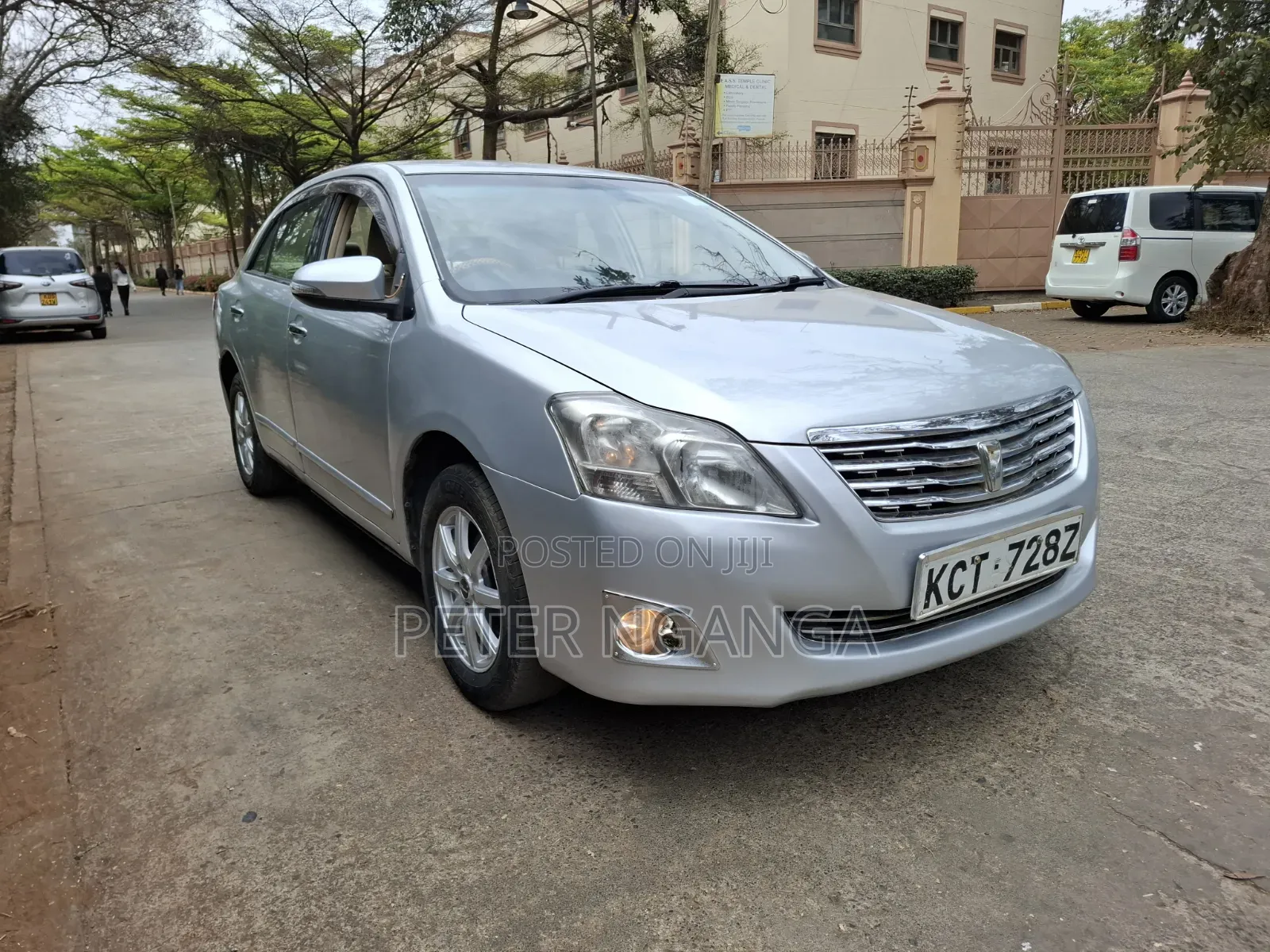 Toyota Premio 1.8 FWD 2013 Silver