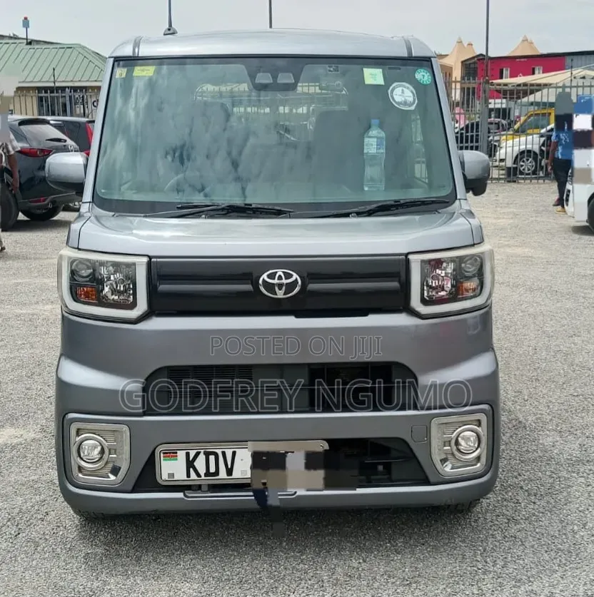 Toyota Pixis Mega 2018 Gray