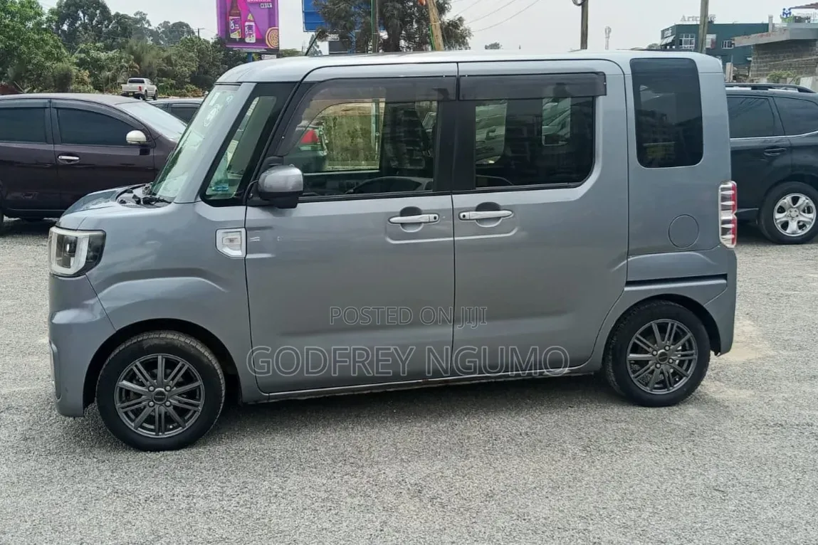 Toyota Pixis Mega 2018 Gray