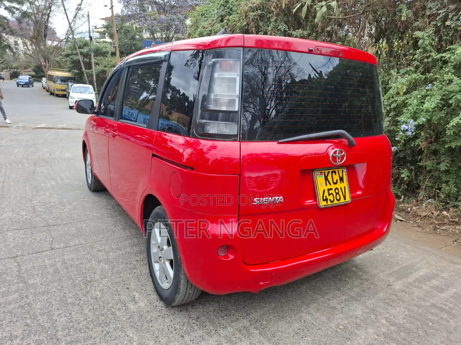 Toyota Sienta 1.5 FWD 2013 Red