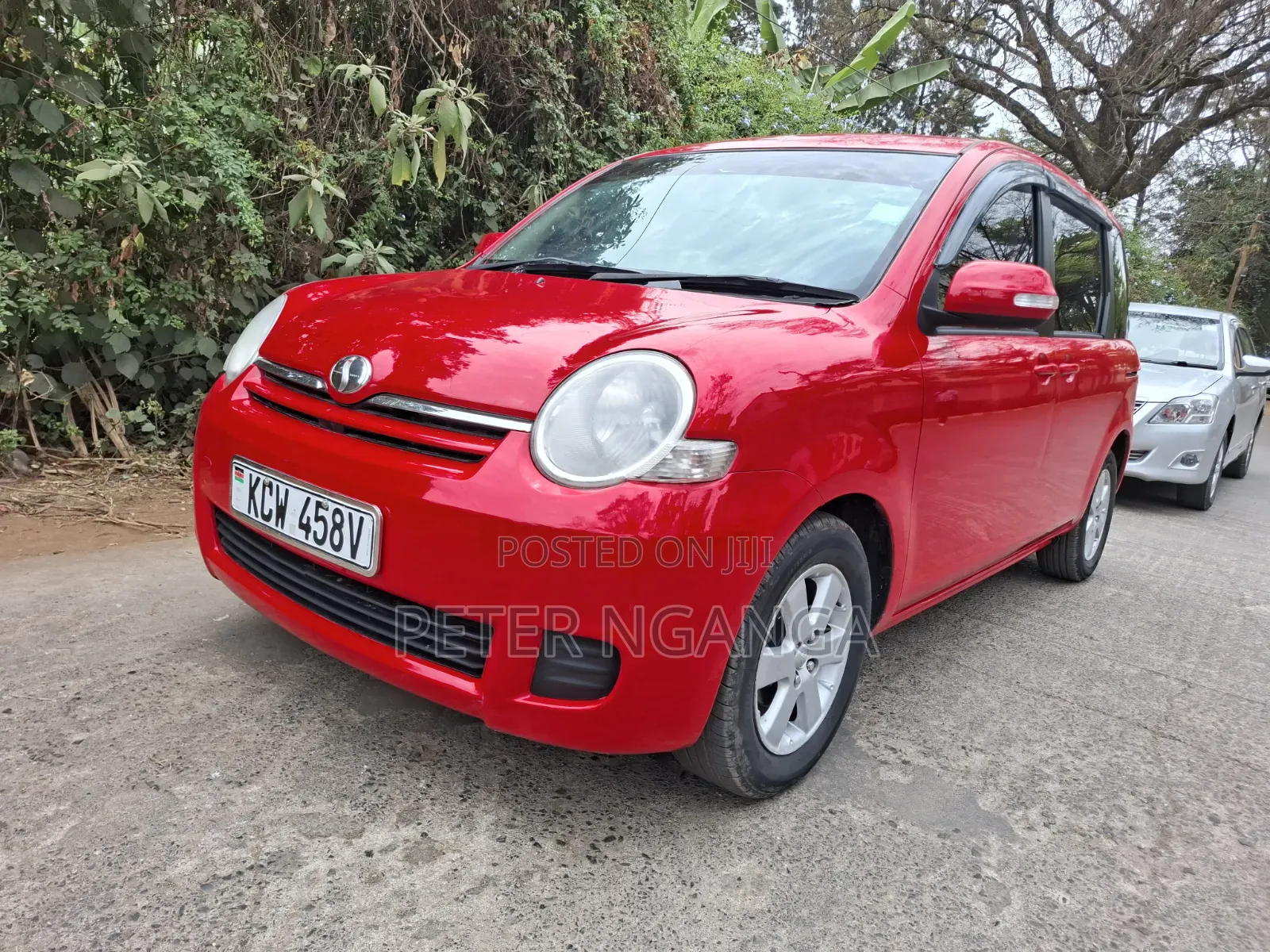 Toyota Sienta 1.5 FWD 2013 Red