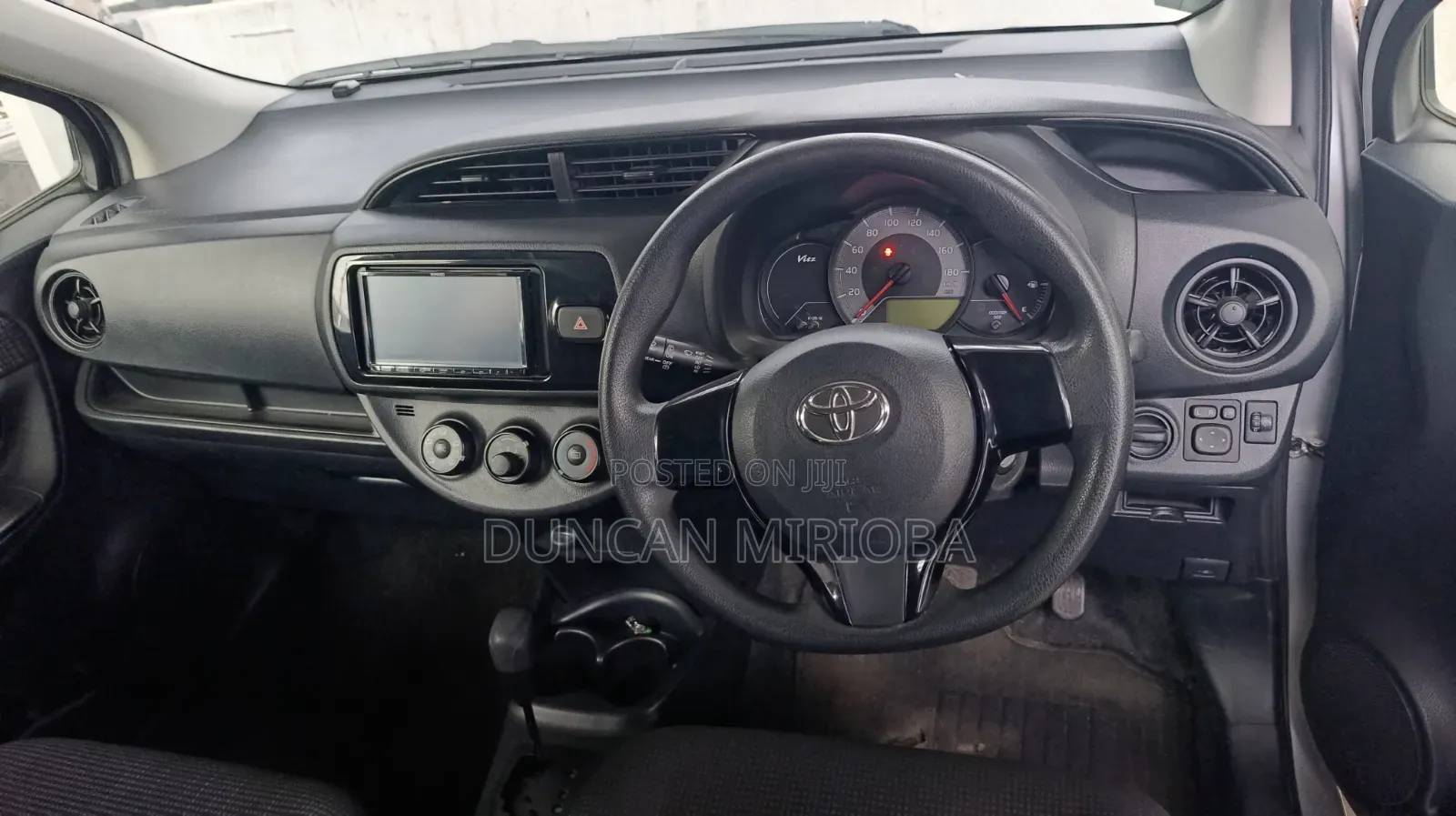 Toyota Vitz 2018 Silver