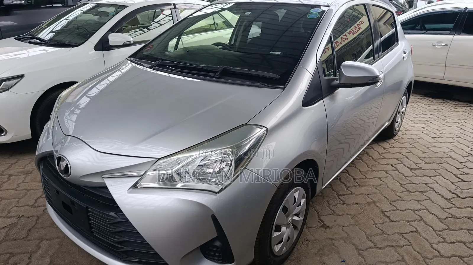 Toyota Vitz 2018 Silver
