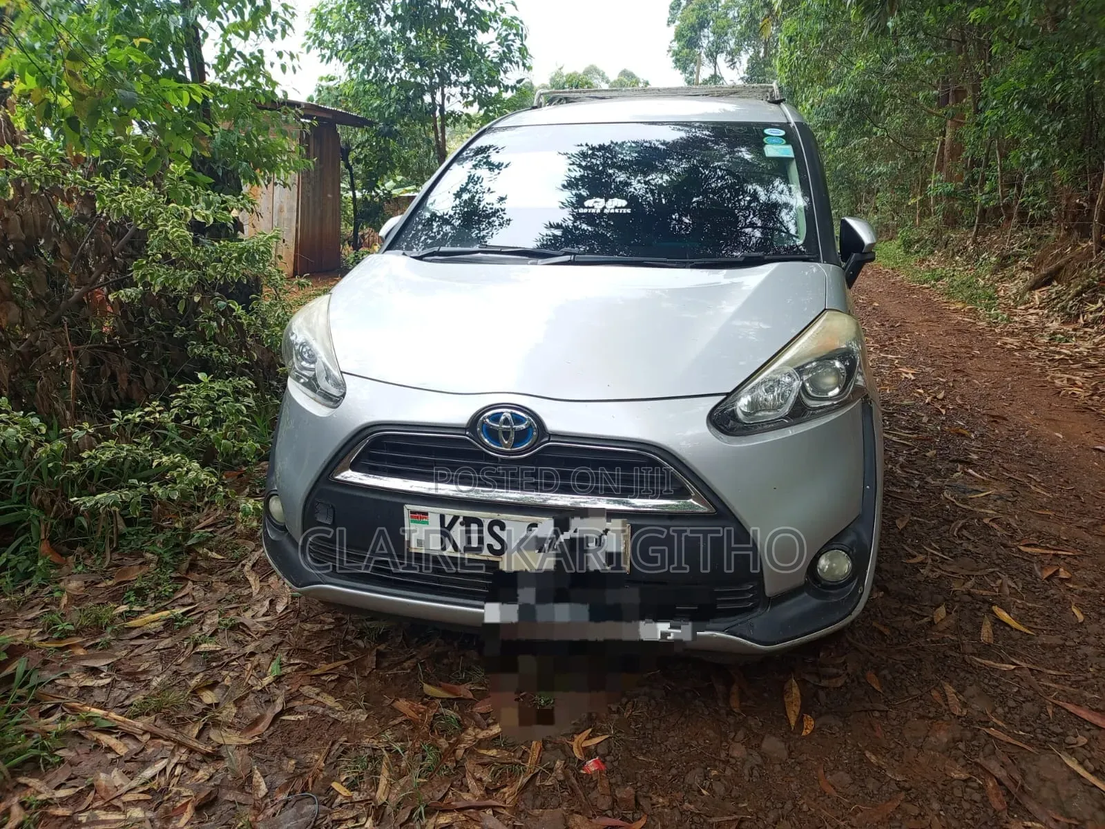 Toyota Sienta 1.5 Hybrid FWD 2018 Silver