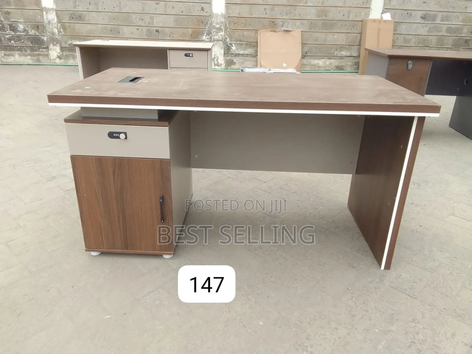 Premium Office Desk 140 Cm