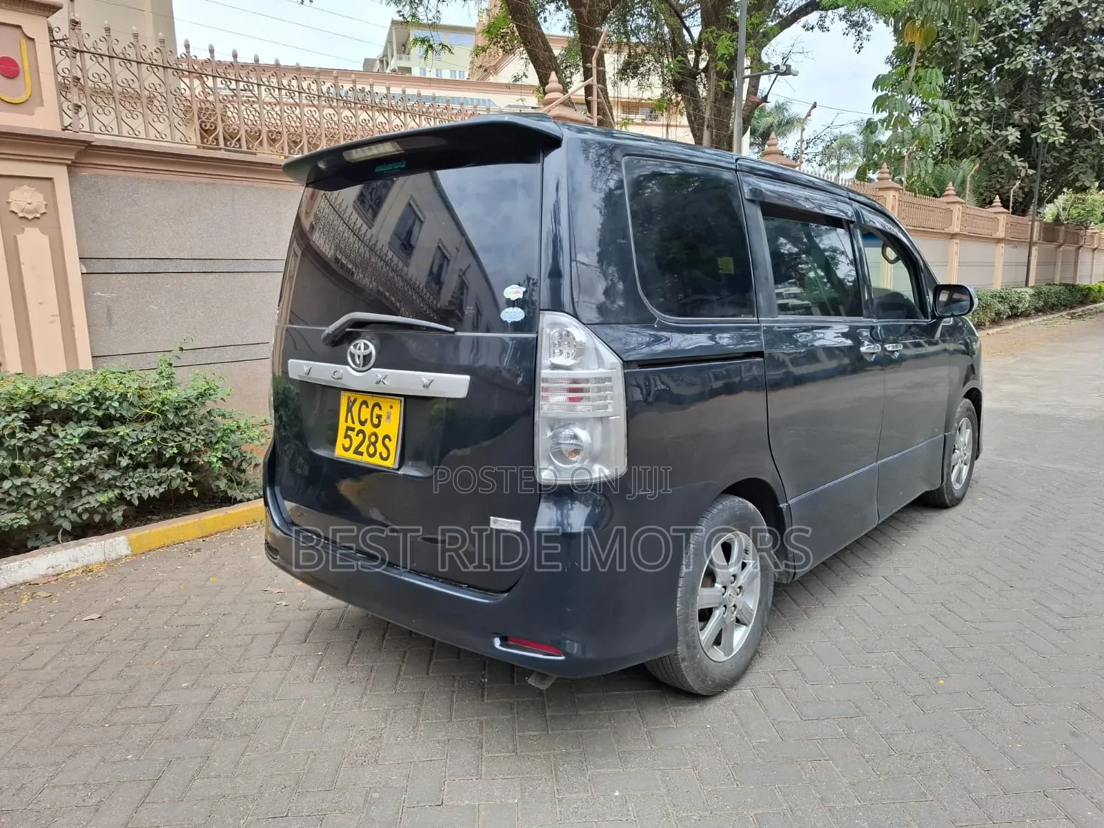 Toyota Voxy 2010 Black
