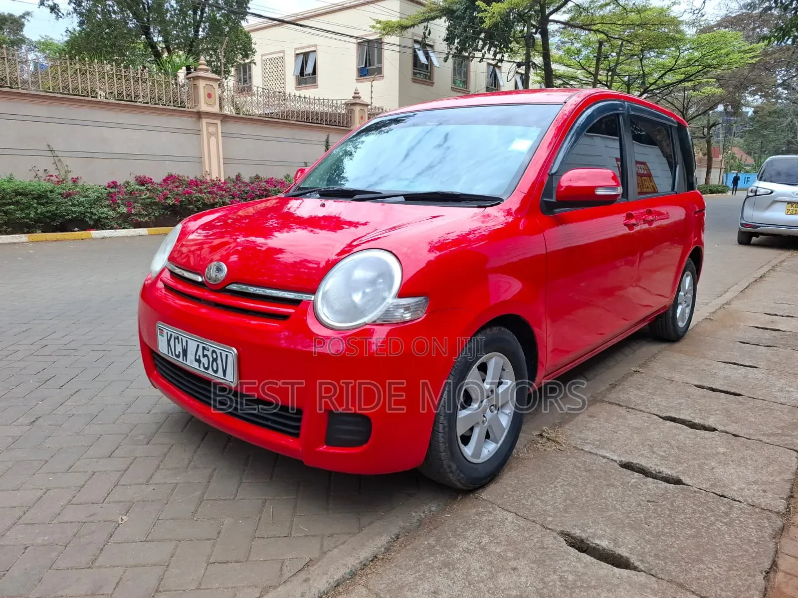 Toyota Sienta 1.5 FWD 2013 Red