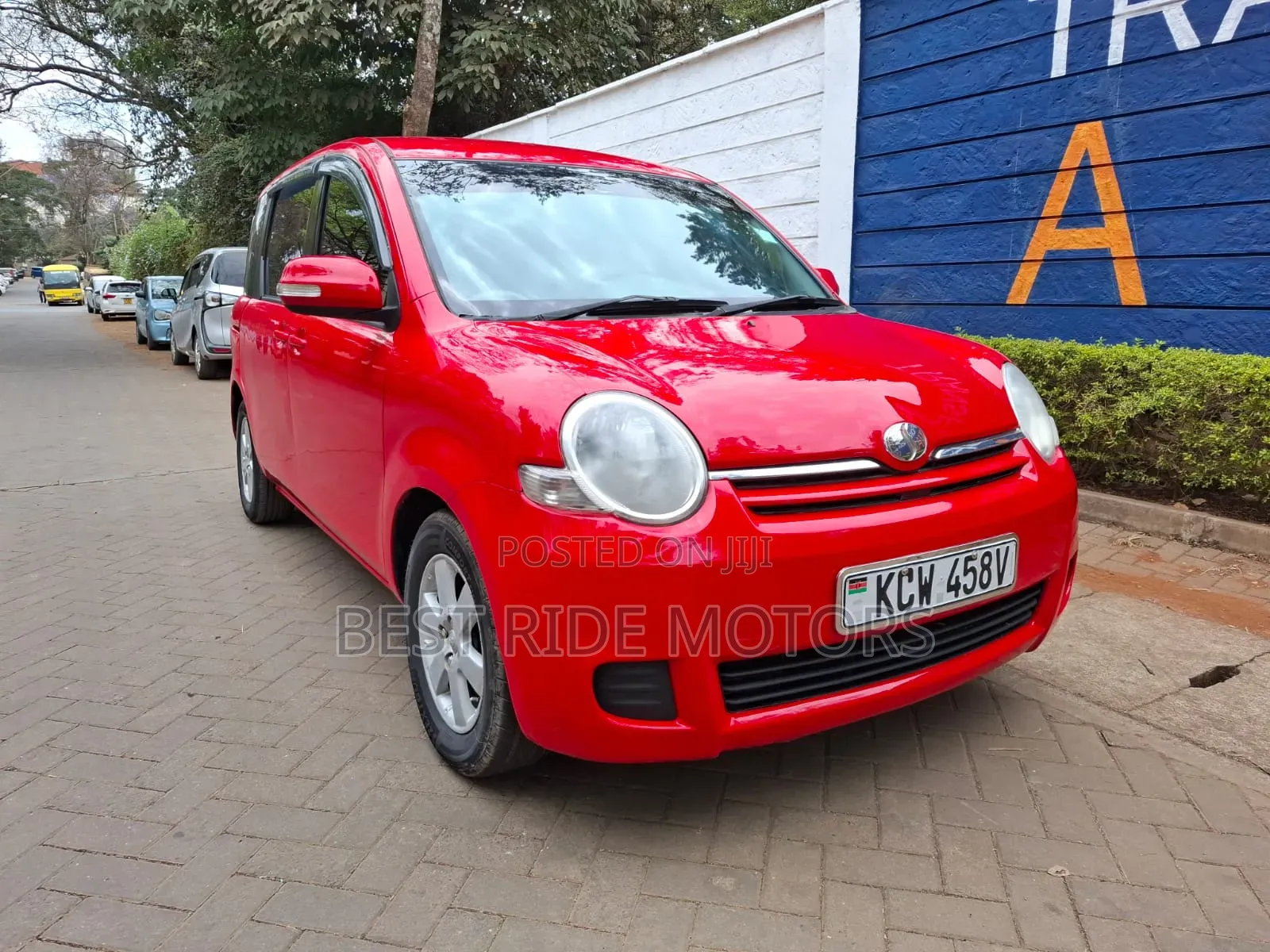 Toyota Sienta 1.5 FWD 2013 Red