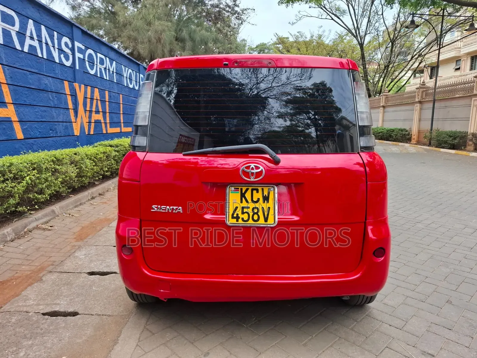 Toyota Sienta 1.5 FWD 2013 Red