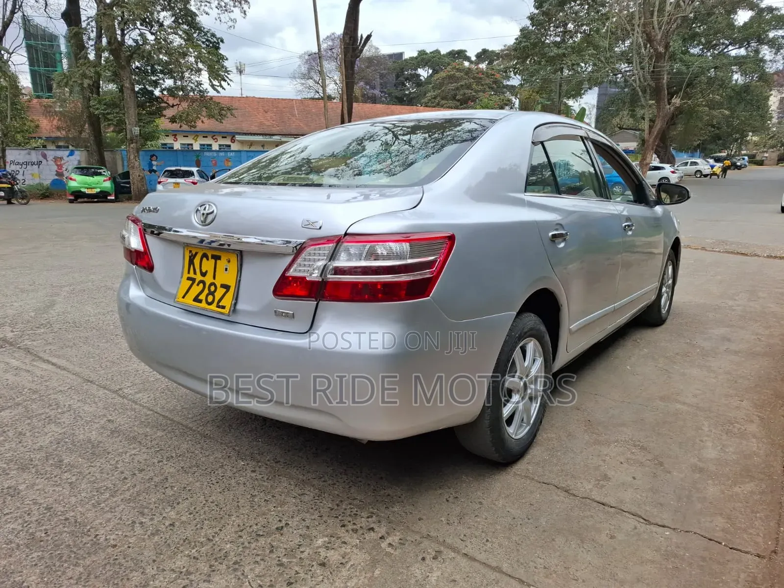 Toyota Premio 1.8 FWD 2013 Silver