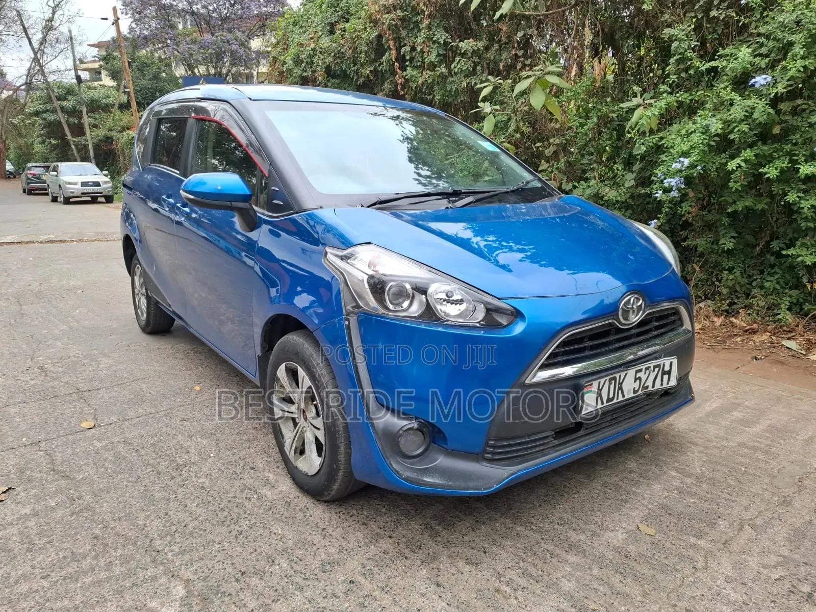 Toyota Sienta 1.5 FWD (6-seater) 2015 Blue
